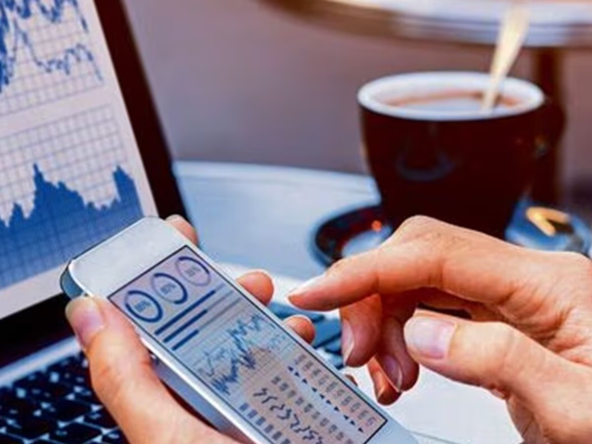 शेयर मार्केट में उतार चढ़ाव के बीच इन 5 Large Cap Stock पर बुलिश एक्शन, दे सकते हैं 41% रिटर्न